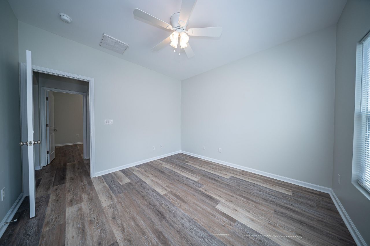 402 Pomegranate Drive Photo 39