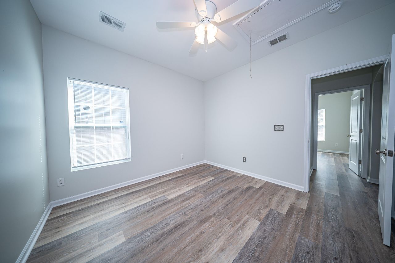 402 Pomegranate Drive Photo 42