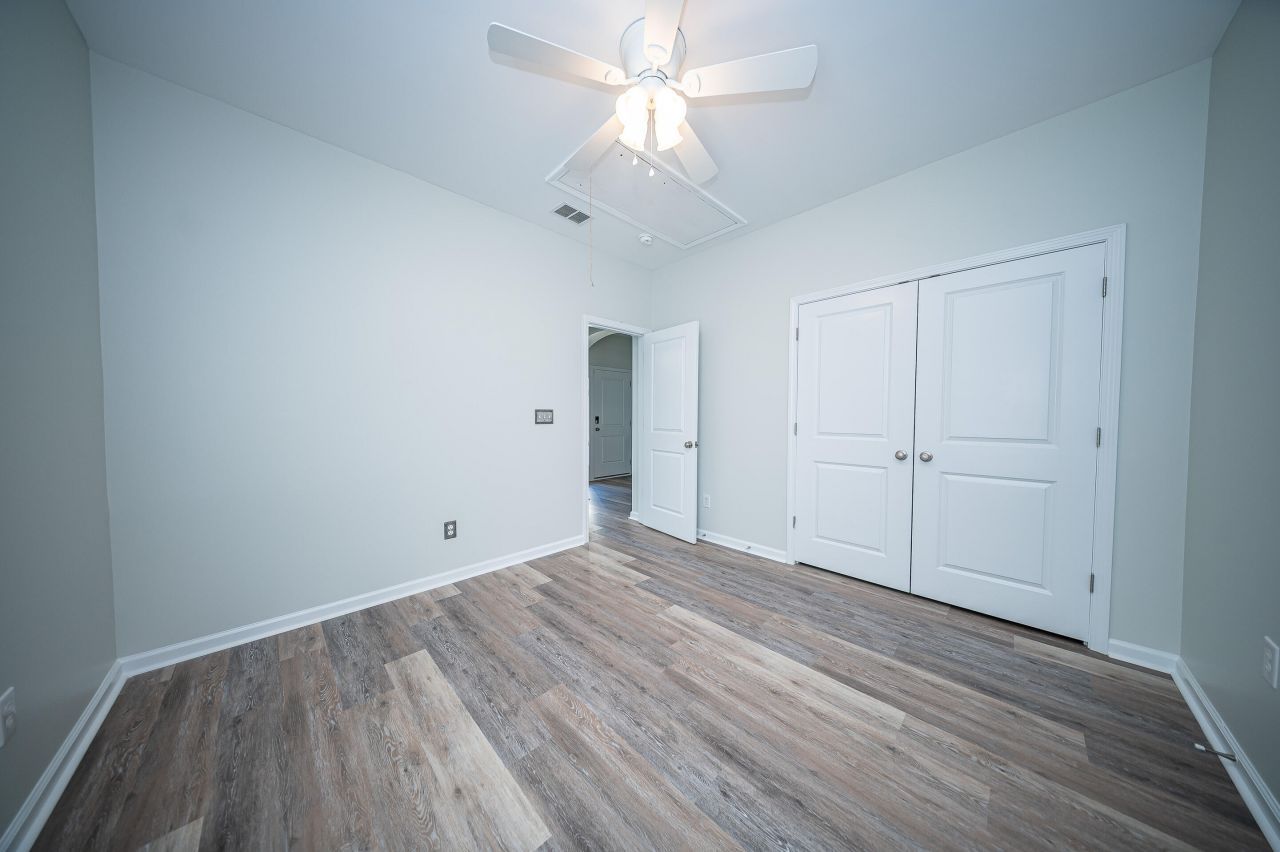 402 Pomegranate Drive Photo 43