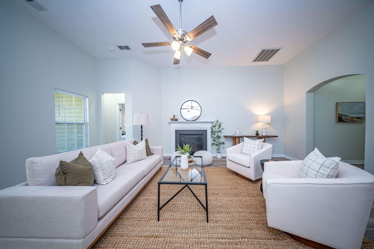 402 Pomegranate Drive Photo 9