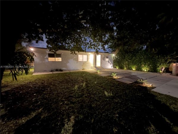 930 NW 145th Ter, Miami, FL 33168