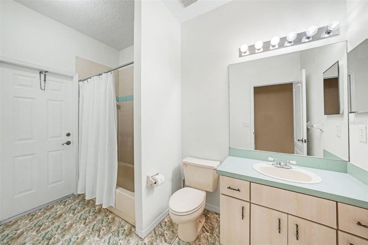 19216 Ridgelake Drive, Lutz, FL 33549 Photo