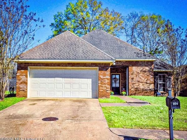 104 Silver Ridge Lane, Pearl, MS 39208