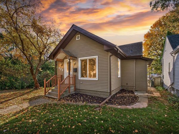 628 Iowa Avenue E, Saint Paul, MN 55130