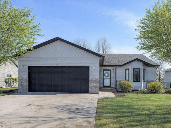 3912 7th Street S, Moorhead, MN 56560