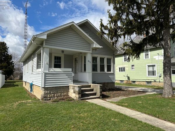 427 N Locust Street, Oak Harbor, OH 43449