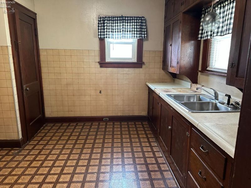 427 N Locust Street, Oak Harbor, OH 43449 Photo 8