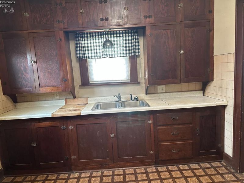 427 N Locust Street, Oak Harbor, OH 43449 Photo 9