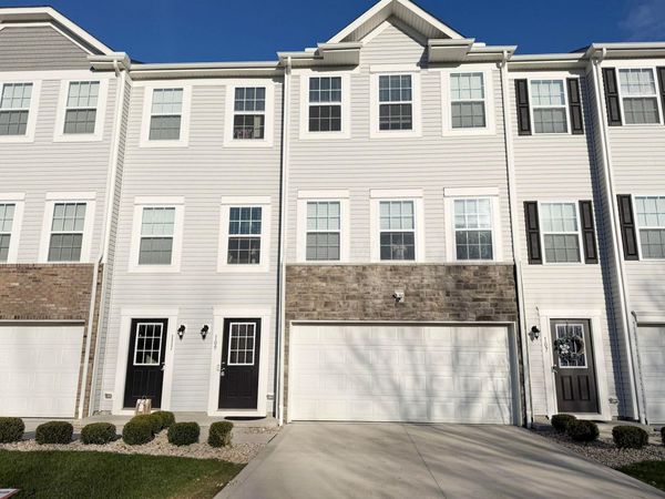 109 Coyote Willow Drive, Etna, OH 43068