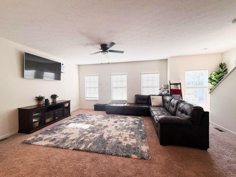 109 Coyote Willow Drive, Etna, OH 43068 Photo 2