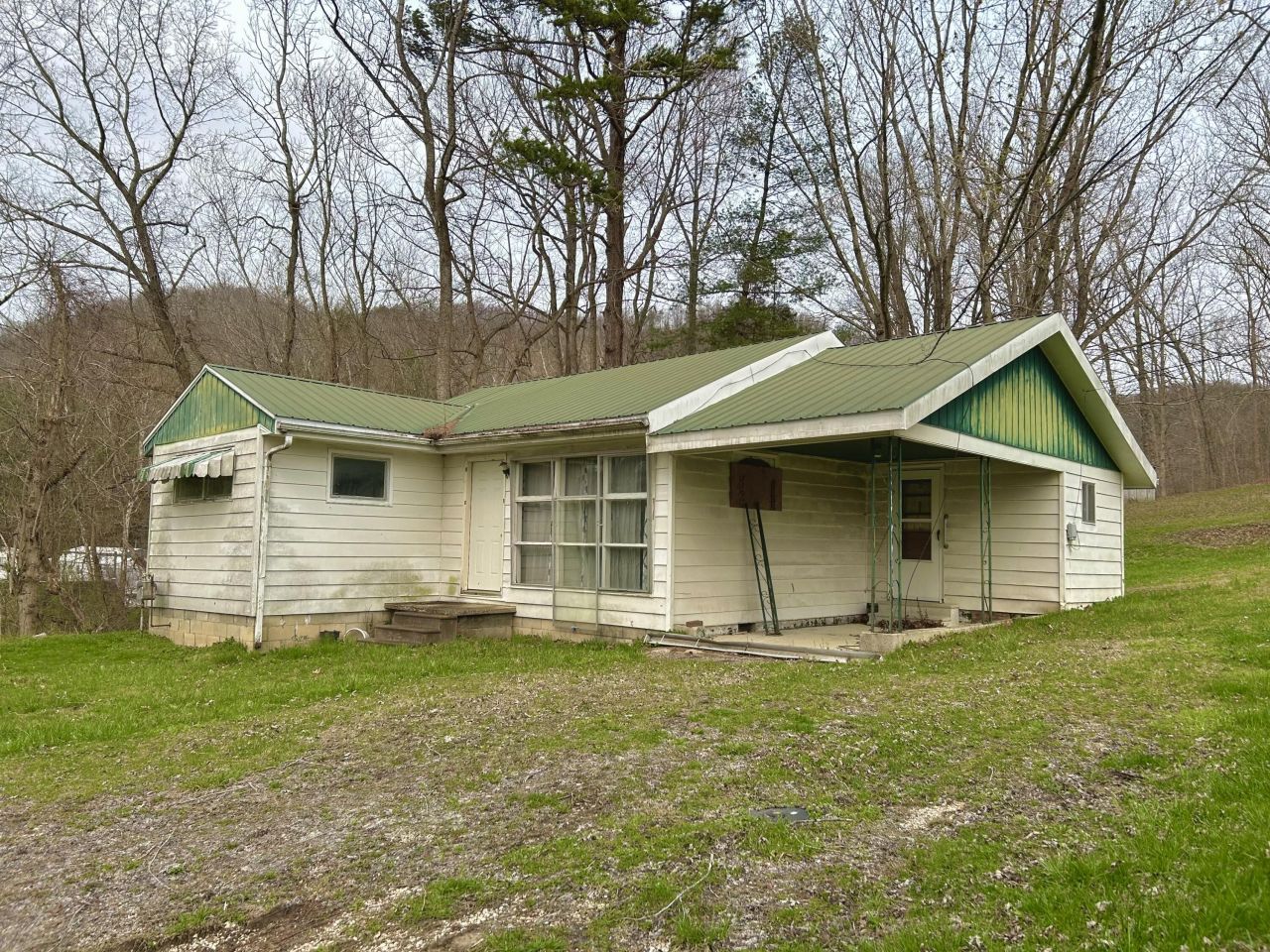 102 Dark Hollow Road, Clearfield, KY 40313 Main Photo