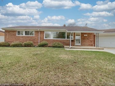 2306 Middlefield Court, Trenton, MI 48183