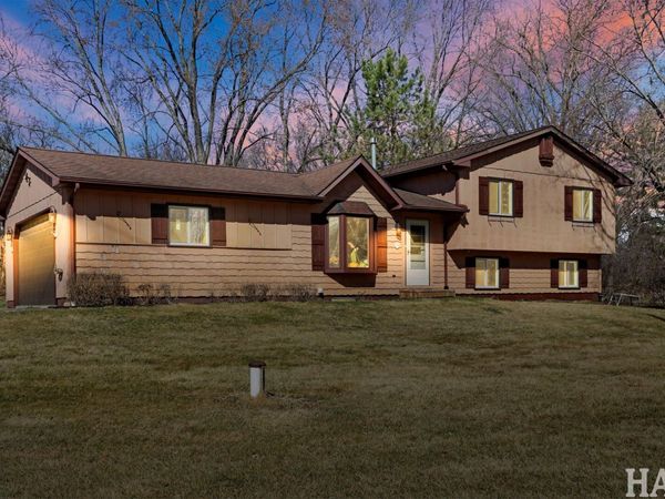 27236 W Northwest Highway , Barrington, IL 60010