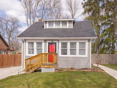 3782 Edgepark Drive, Akron, OH 44319