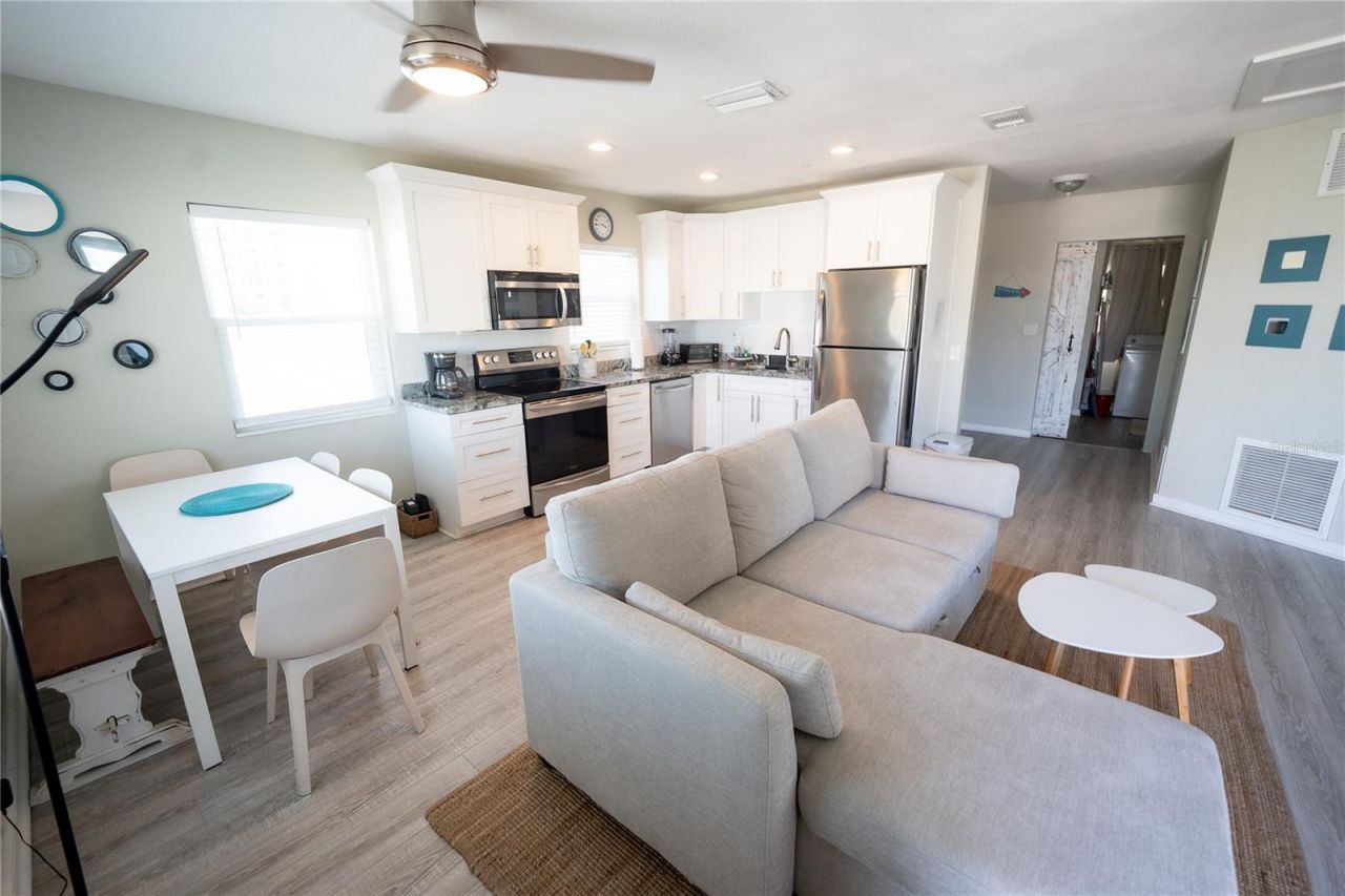 130 177th Ter W, Redington Shores, FL 33708 Photo