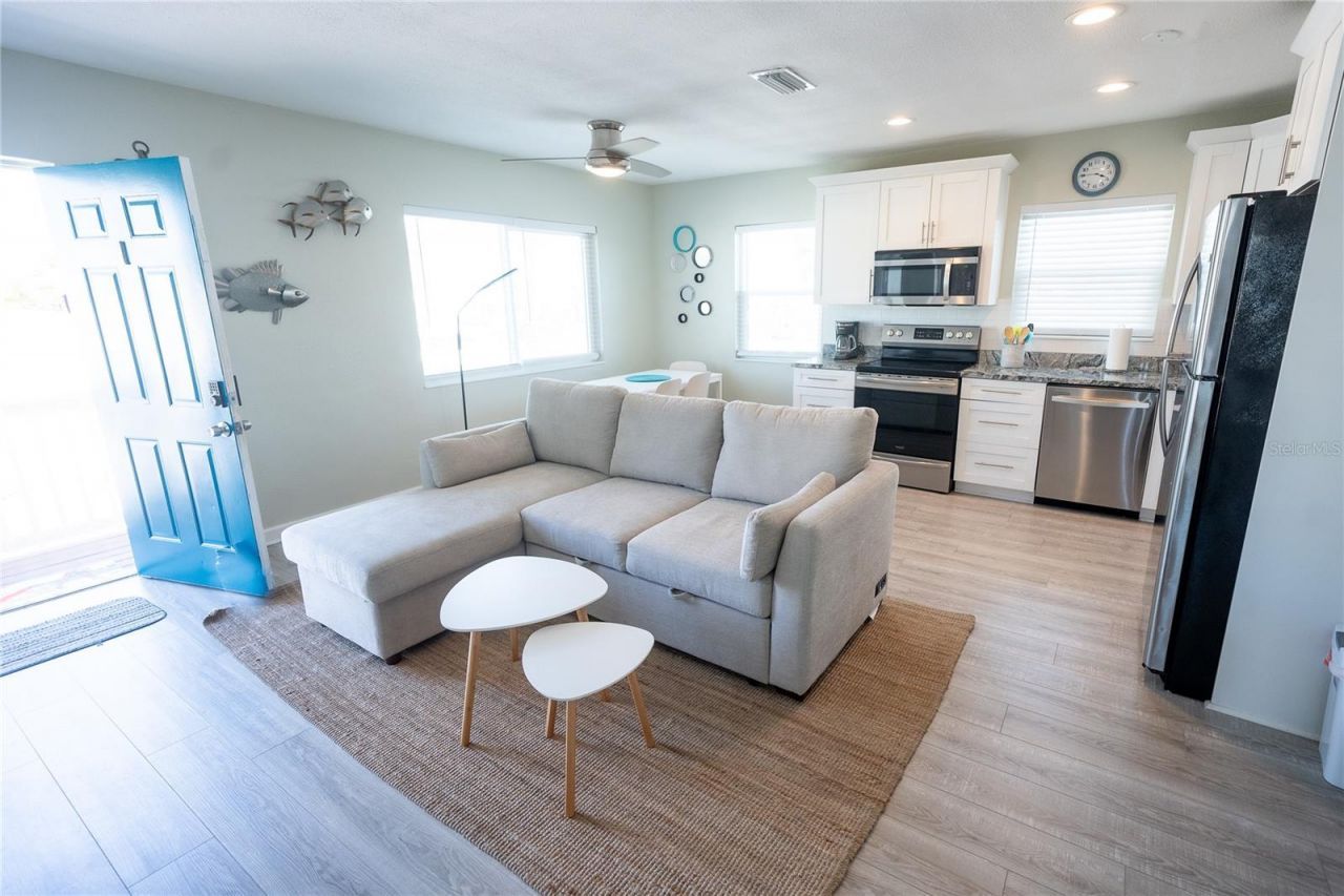 130 177th Ter W, Redington Shores, FL 33708 Photo