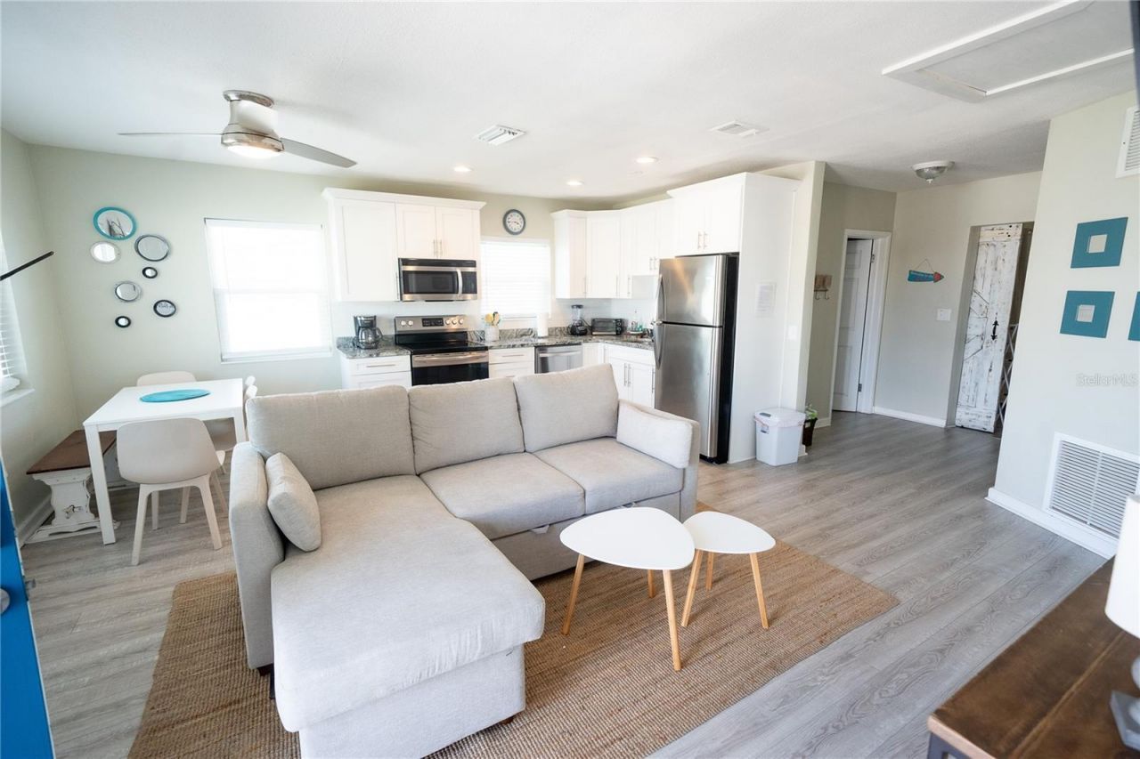 130 177th Ter W, Redington Shores, FL 33708 Photo