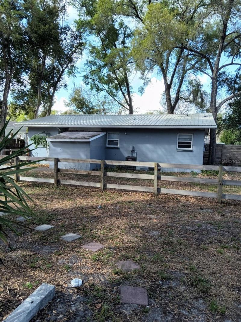 1412 E Voorhis Avenue, Deland, FL 32724 Photo