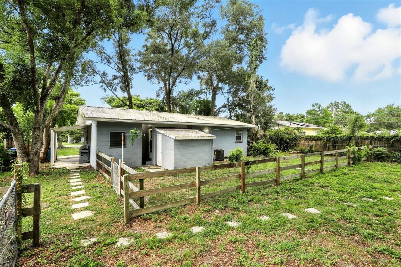 1412 E Voorhis Avenue, Deland, FL 32724 Photo