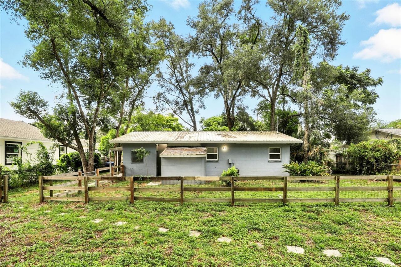 1412 E Voorhis Avenue, Deland, FL 32724 Photo
