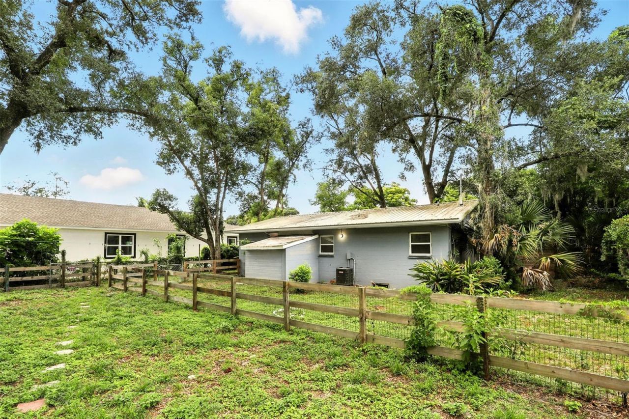 1412 E Voorhis Avenue, Deland, FL 32724 Photo