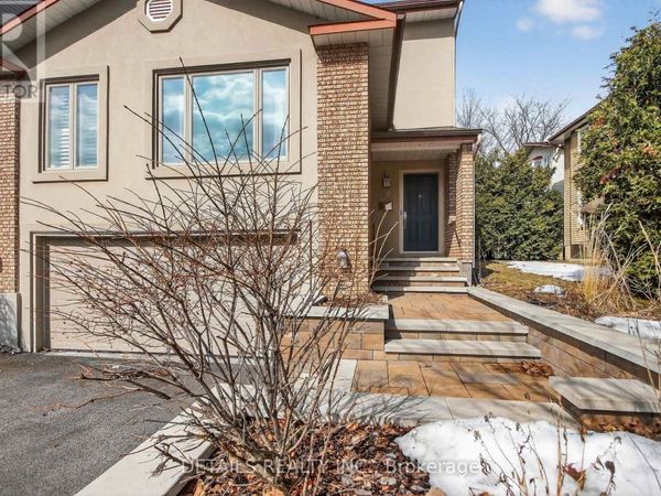 37 Gillespie Crescent North, Ottawa, ON K1V0C1