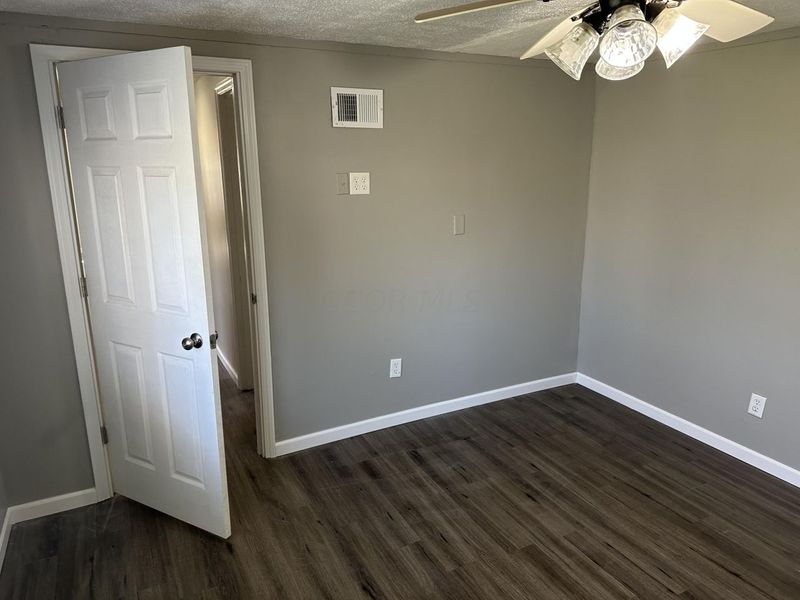 4615 Glenmawr Avenue, Columbus, OH 43224 Photo 13