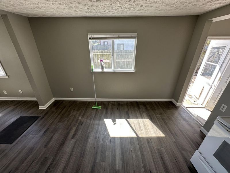 4615 Glenmawr Avenue, Columbus, OH 43224 Photo 9