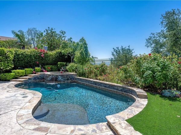 27824 Pine Crest, Castaic, CA 91384