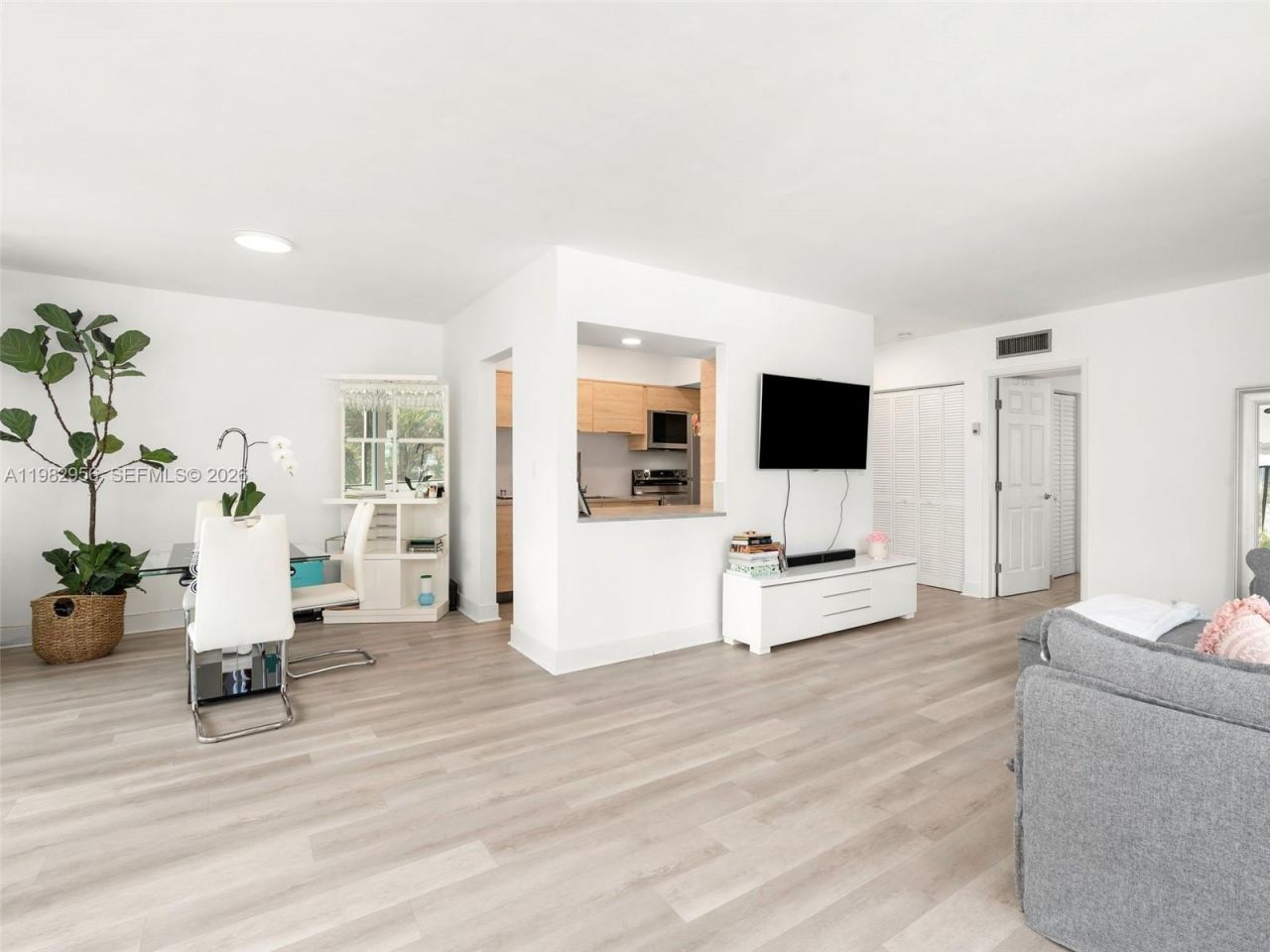 10210 Collins Ave , Unit 202, Bal Harbour, FL 33154 Photo