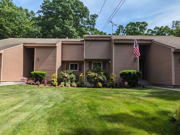 30 Maple Avenue, Hampstead, NH 03841