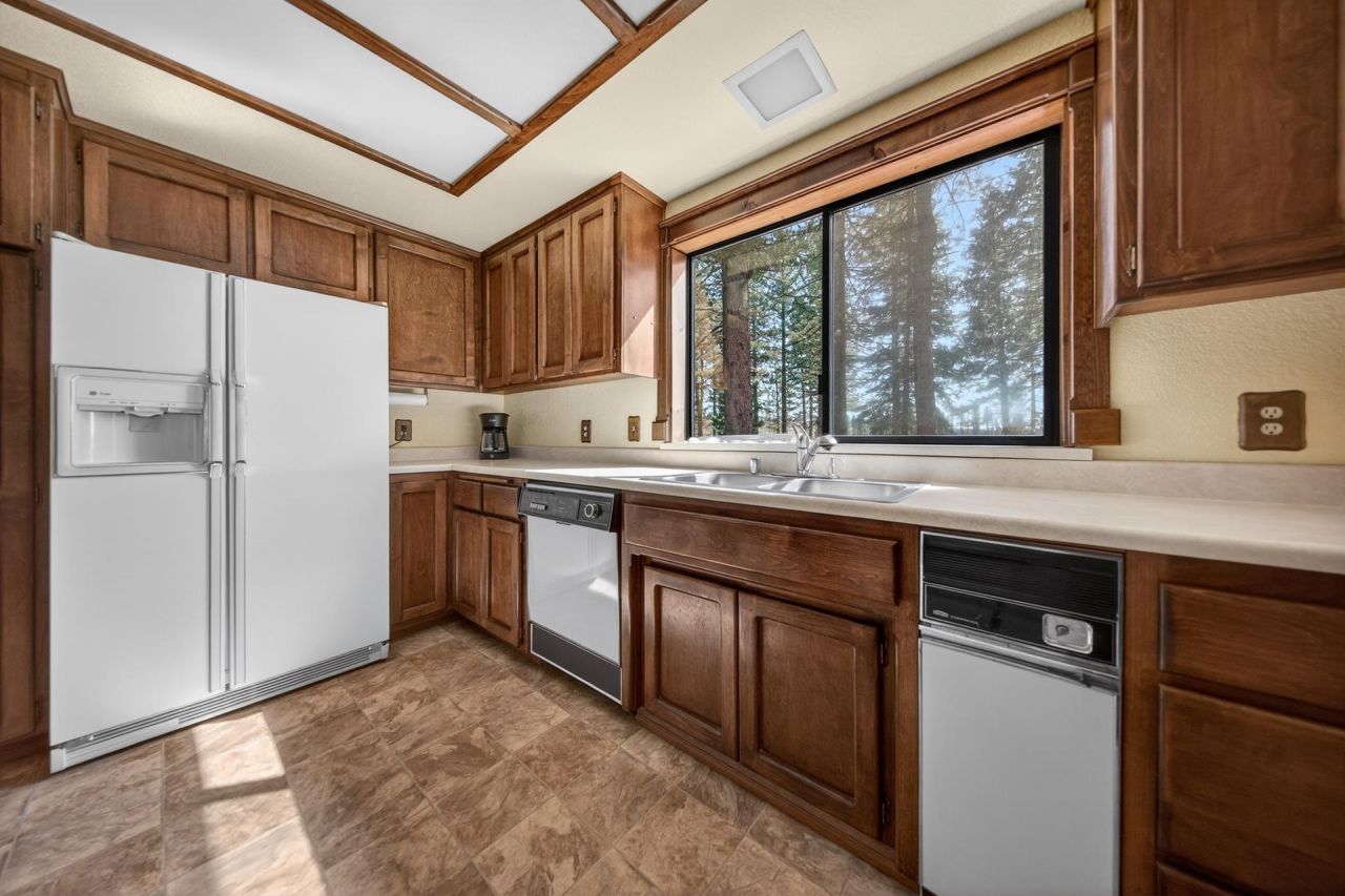 298 Osprey Loop, Unit 6, Lake Almanor, CA 00000 Photo