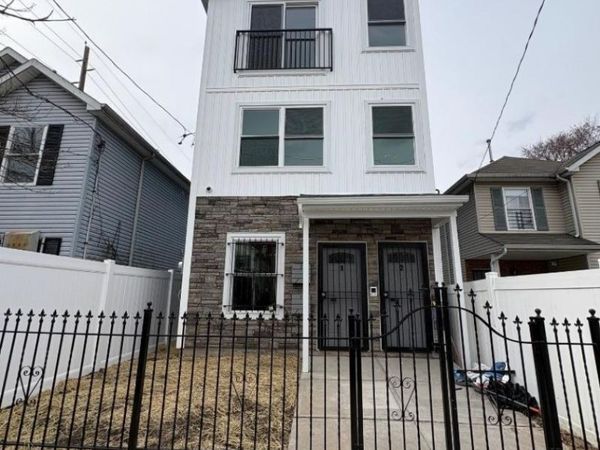 457 S 17Th St, Newark, NJ 07103