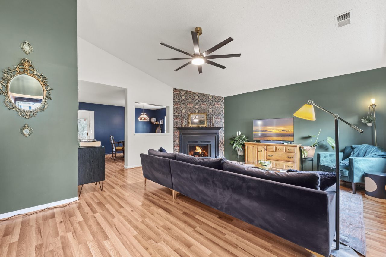 8071 Long Shadow Lane Photo 5