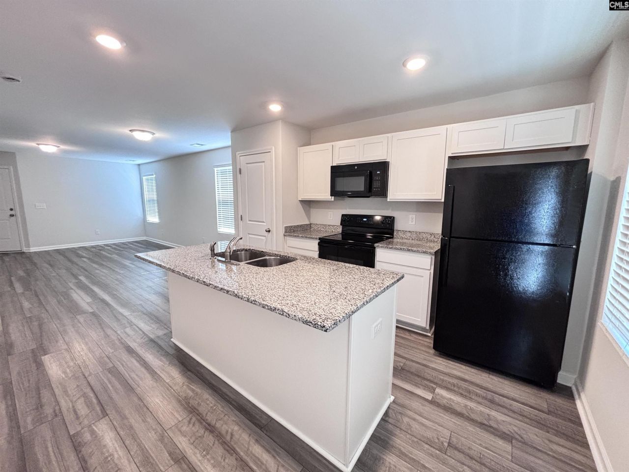 820 Summerwood Lane  Photo 8