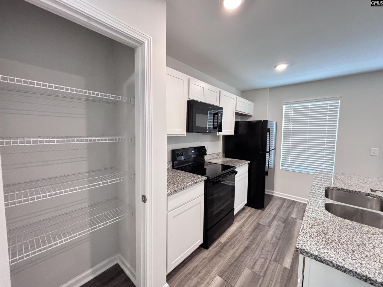 820 Summerwood Lane  Photo 9