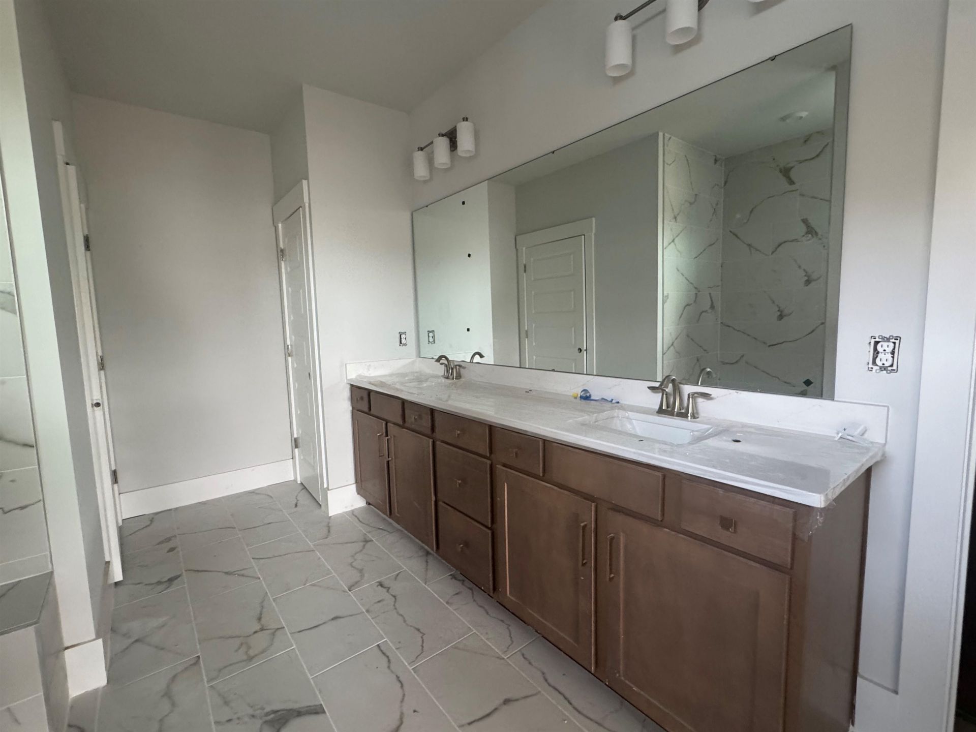 1501 Crested Iris Way Photo 11
