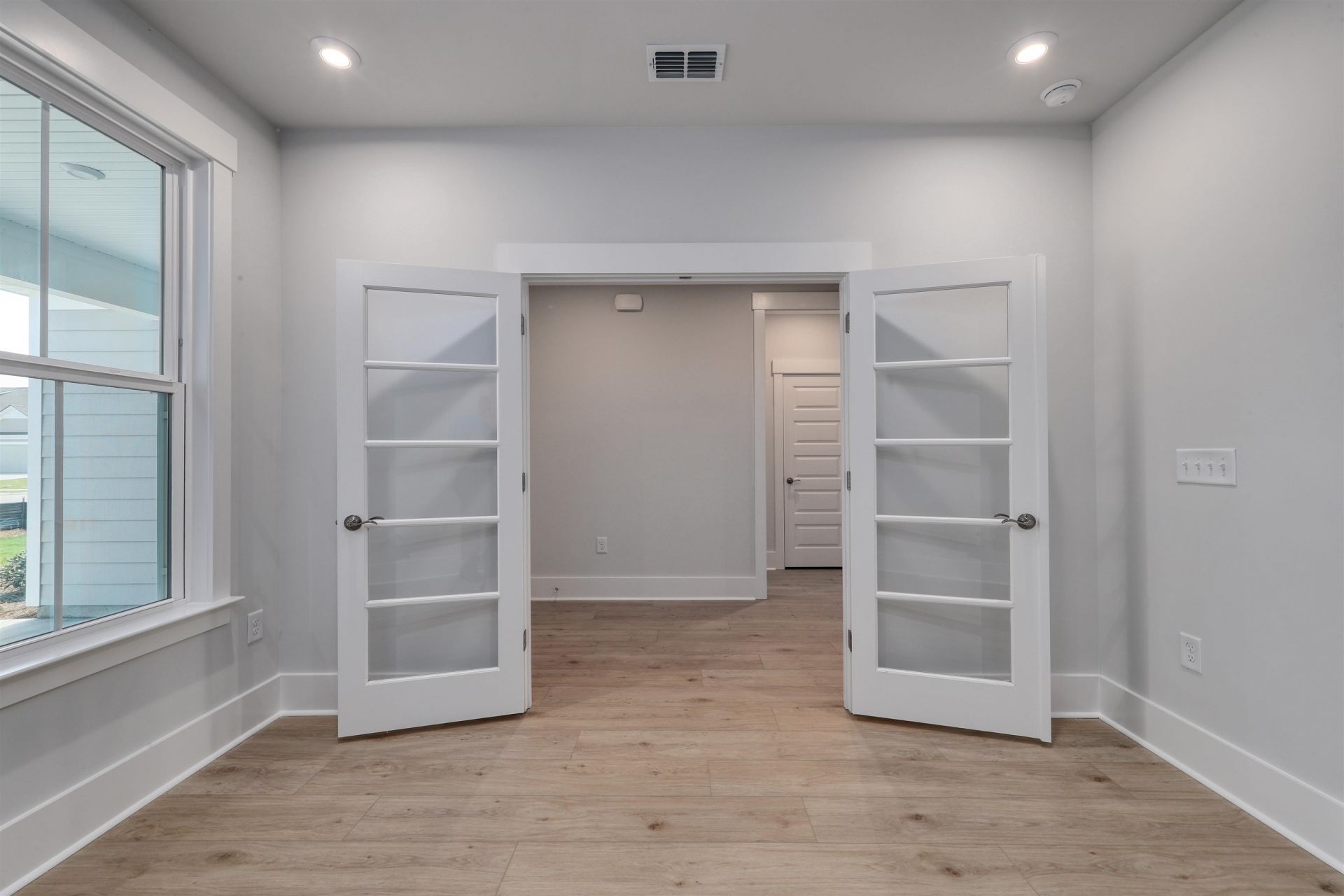 1501 Crested Iris Way Photo 4