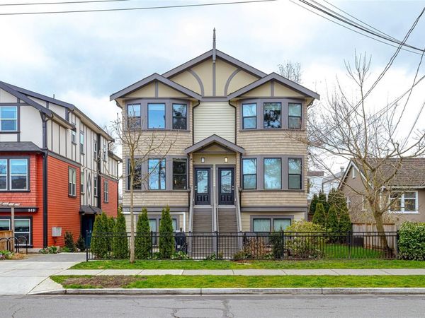 945 Pembroke St , Unit 6, Victoria, BC V8T 1J1