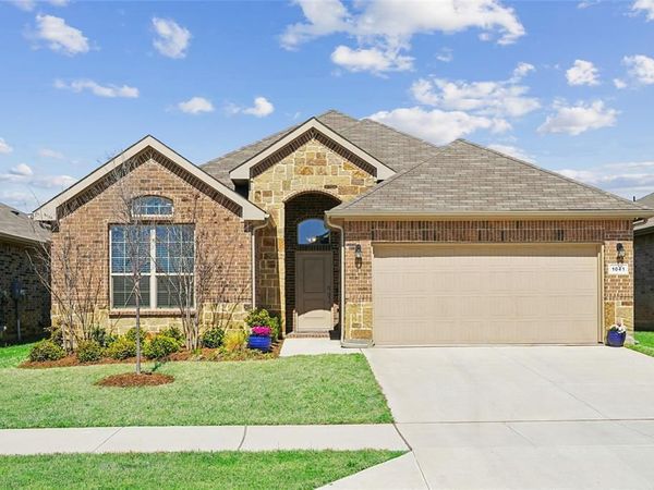 1041 Southwark Drive, Fort Worth, TX 76247