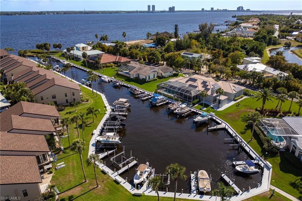 15448 Admiralty Cir, Unit 9, North Fort Myers, FL 33917 Photo