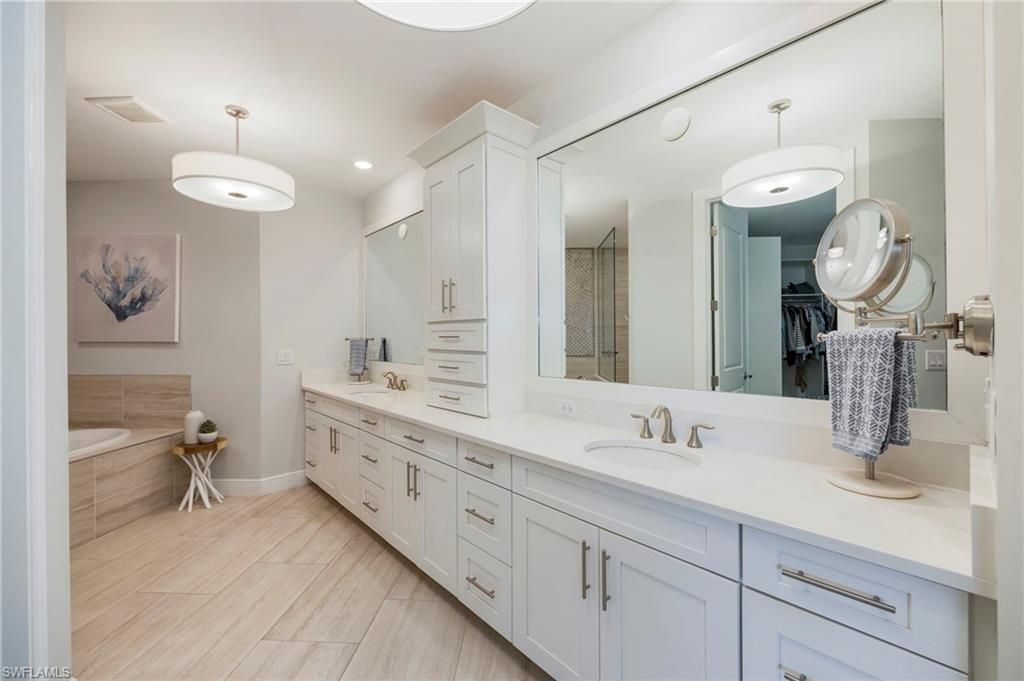 16351 Viansa Way, Unit 202, Naples, FL 34110 Photo