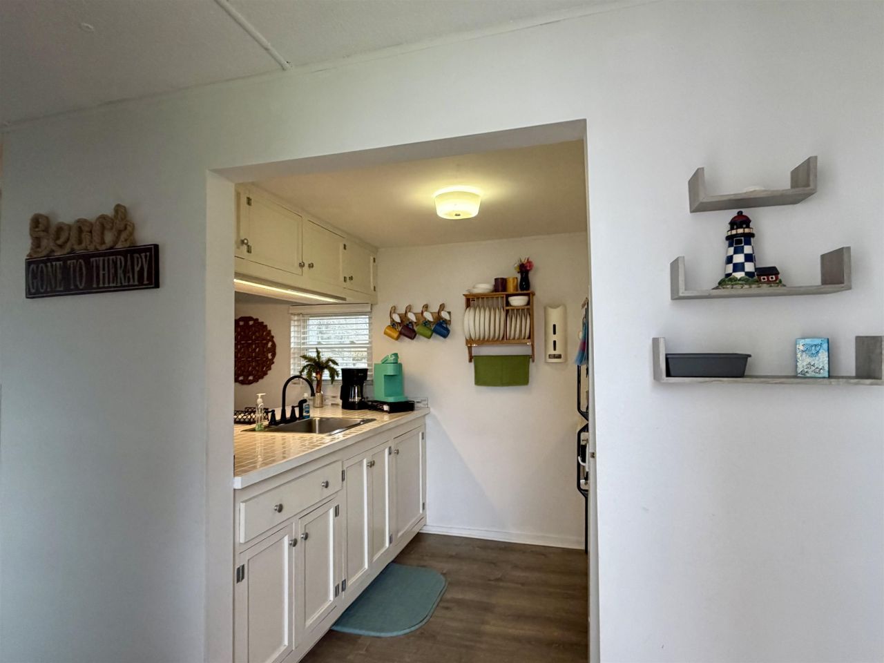 1991 Finch Dr. Photo 4