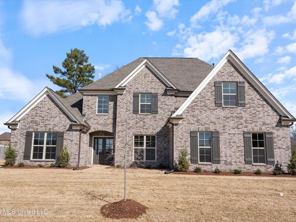 821 Hazelwood Drive, Lake Cormorant, MS 38641