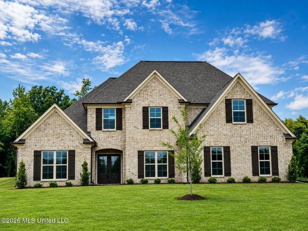 821 Hazelwood Drive, Lake Cormorant, MS 38641