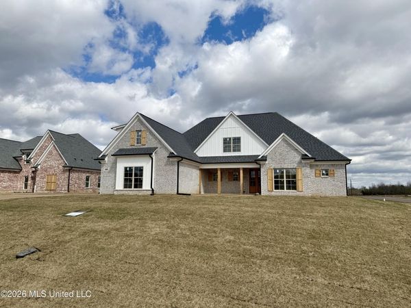 1694 Bakersfield Way, Nesbit, MS 38651