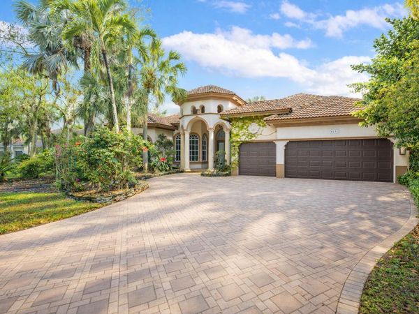 6135 NW 88th Avenue, Parkland, FL 33067