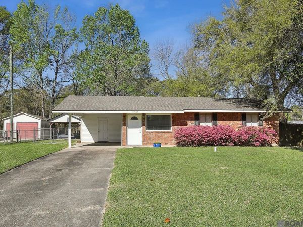 34937 Gravesbriar Dr, Denham Springs, LA 70706