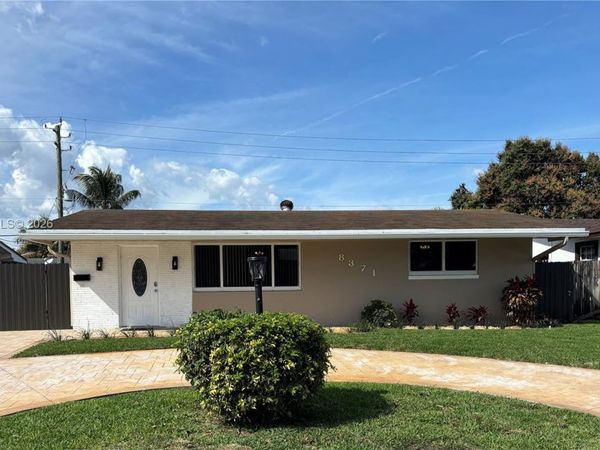 8371 NW 15th Ct , Pembroke Pines, FL 33024