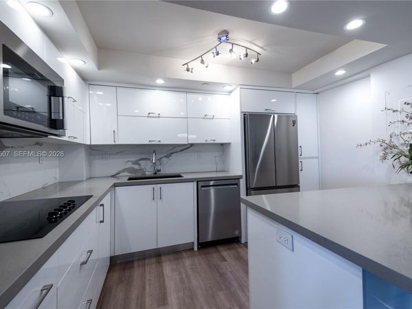 2000 Towerside Ter, Unit 1910, Miami, FL 33138